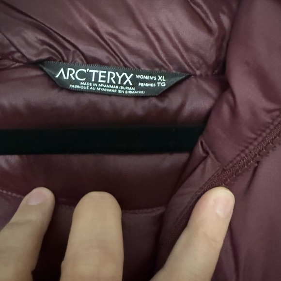 Arc'teryx Maroon Women's Jacket - Picture 5 of 7